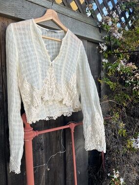 Zara Cream Lace-Trim V-Neck Long Sleeve Top